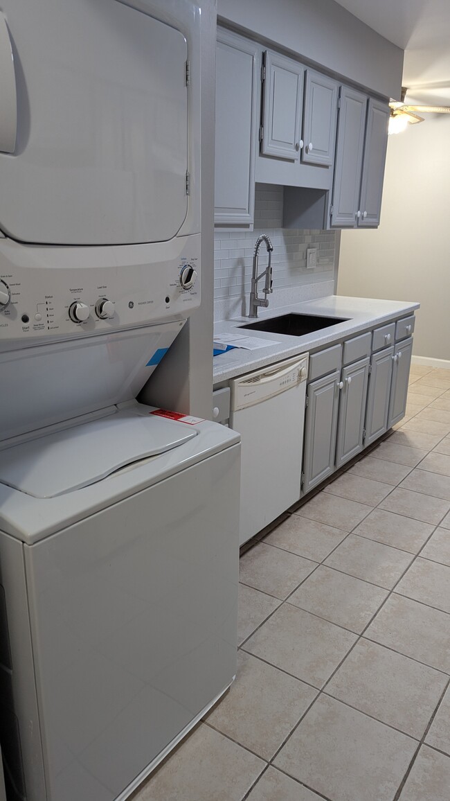 Kitchen-pic5 - 508 Sharon Garden Ct