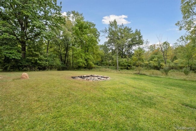 Building Photo - 9824 Hidden Acres