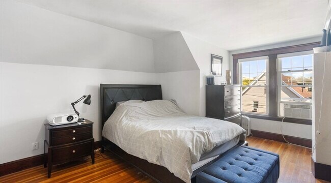 Building Photo - 92 Litchfield St