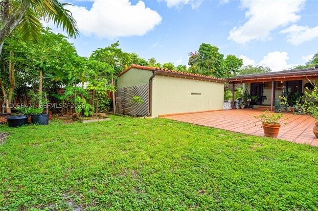 Building Photo - 550 Westward Dr