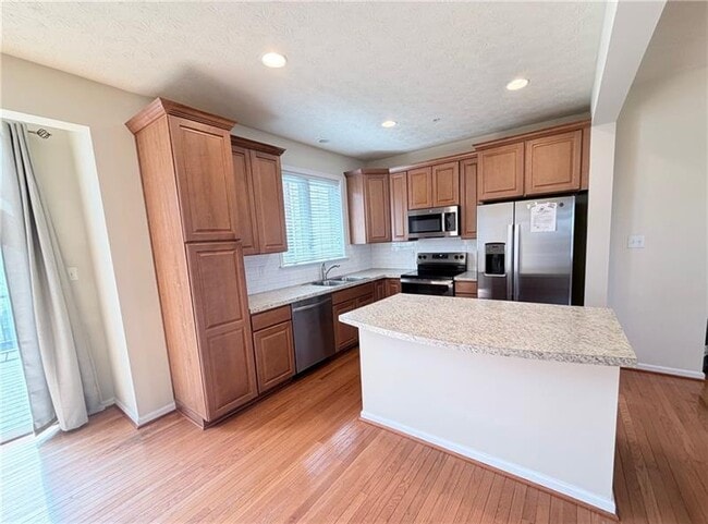 Building Photo - 525 Gala Dr