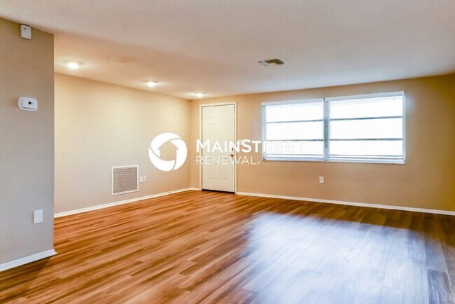 Building Photo - 3 Bedroom Pet-Friendly Home in Port Richey, FL with Main Street Renewal