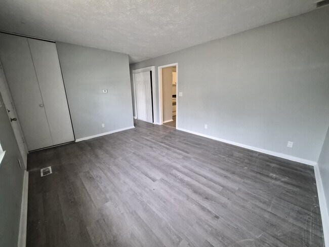 Building Photo - 4102 Biscayne Rd