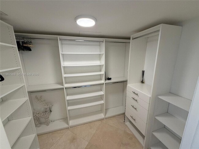 Building Photo - 1830 S Ocean Dr