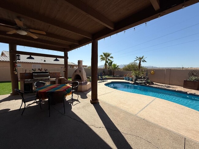 Building Photo - Gorgeous Furnished Pool/Spa Home with spectacular views