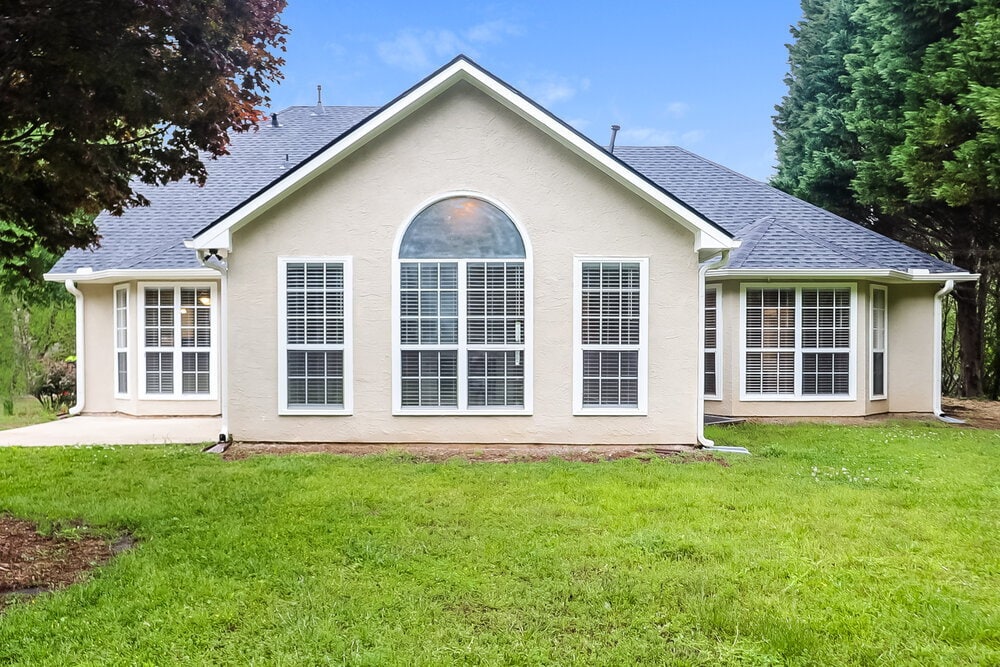 Building Photo - 130 Woodlake Dr