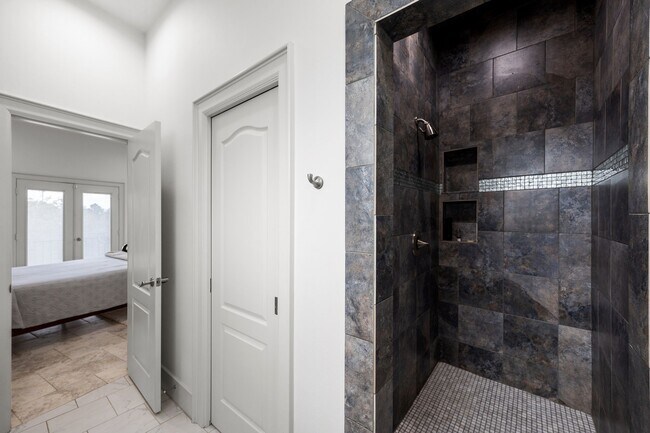 Building Photo - 1210 Parkerhaven Ct