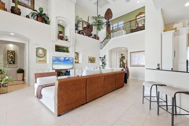 Building Photo - 1007 3rd St E