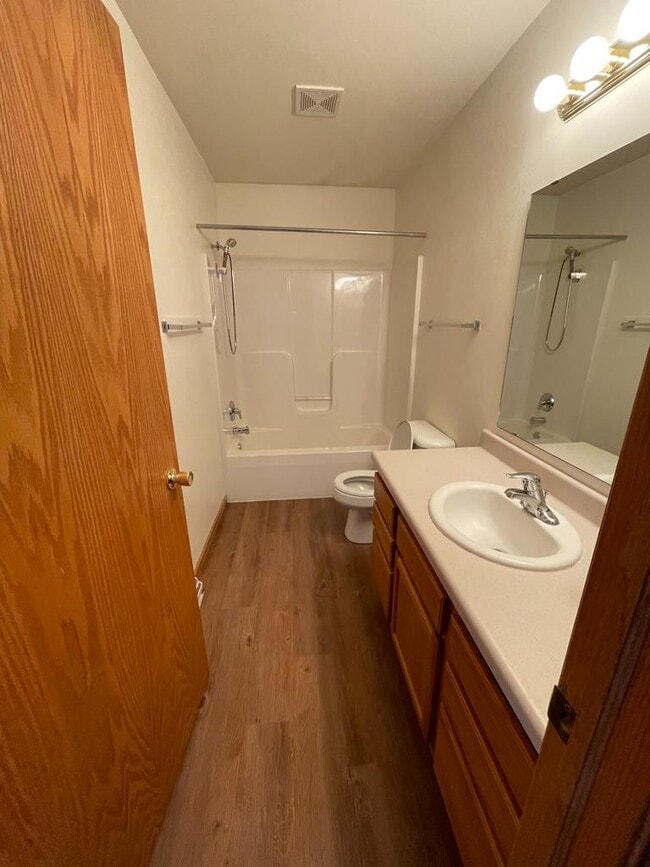 Building Photo - 519 Blaser Dr