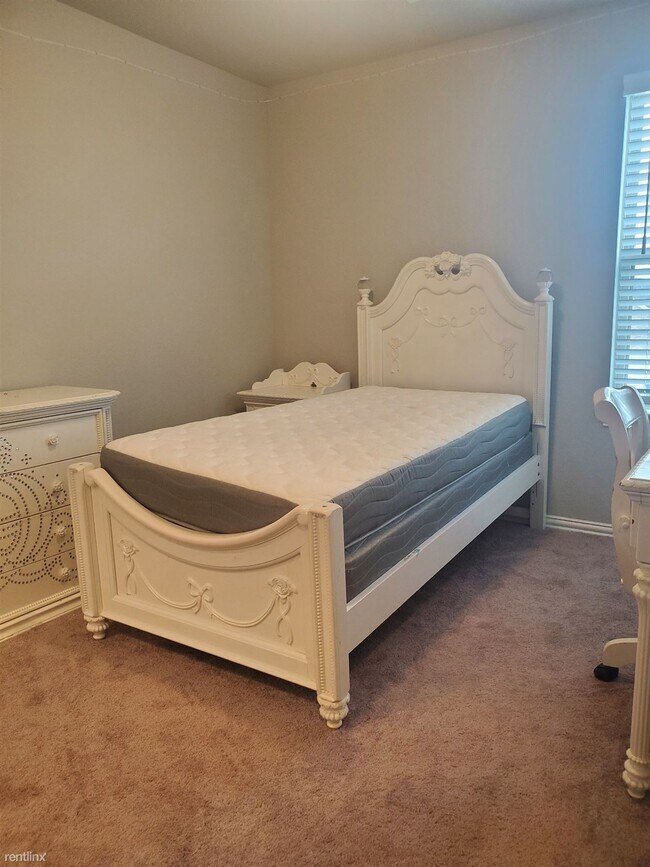 Building Photo - 4 br, 3 bath House - 7442 French Quarter Ct