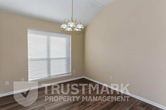 Building Photo - 4300 Capri Dr