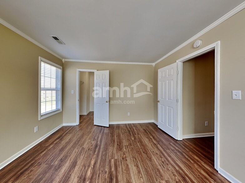 Building Photo - 4319 Armitage Dr