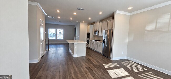 Building Photo - 2836 Devon Vale St