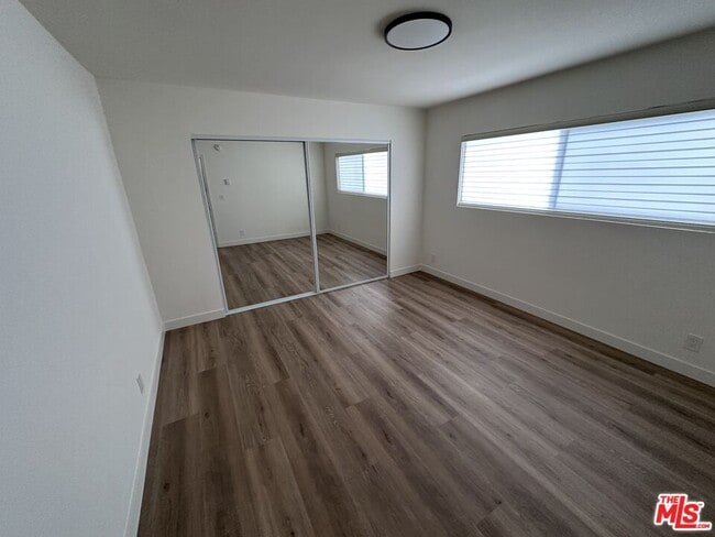 Building Photo - 314 S Clark Dr