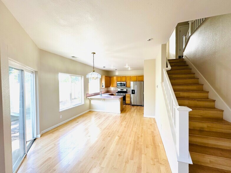 Building Photo - 3729 Seine Ct