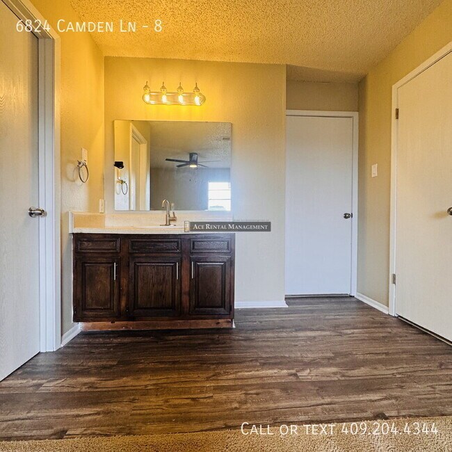 Building Photo - 6824 Camden Ln