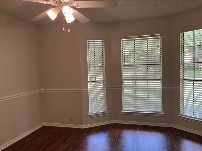 Building Photo - 2703 Hot Springs Dr