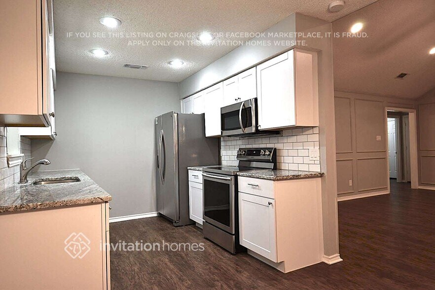 Building Photo - 3908 Helmsford Dr