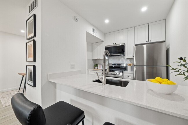 Building Photo - Adelynn At Mueller