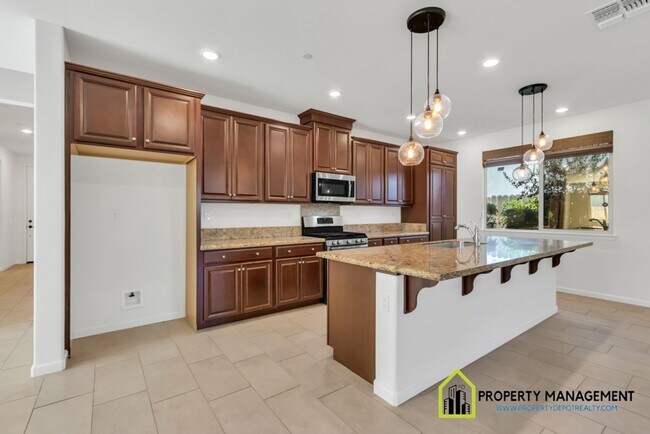 Building Photo - Vineyard Creek-Former Model Home