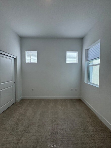 Building Photo - 436 Loon
