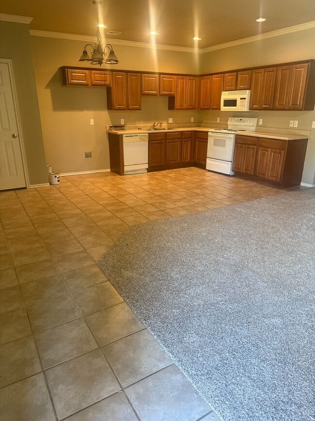 Building Photo - 3705 Matthew Dr