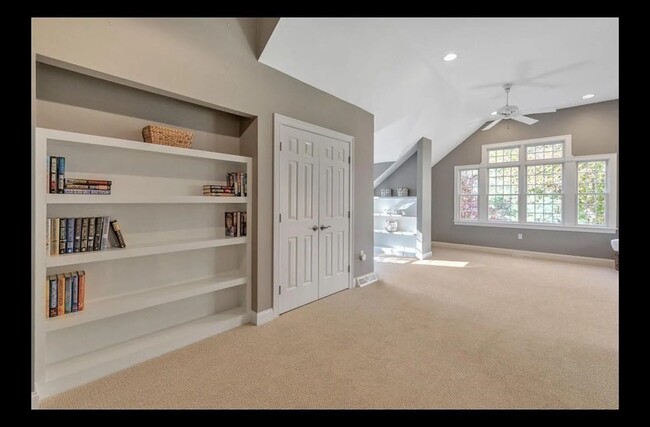 Building Photo - 7 Washburn St