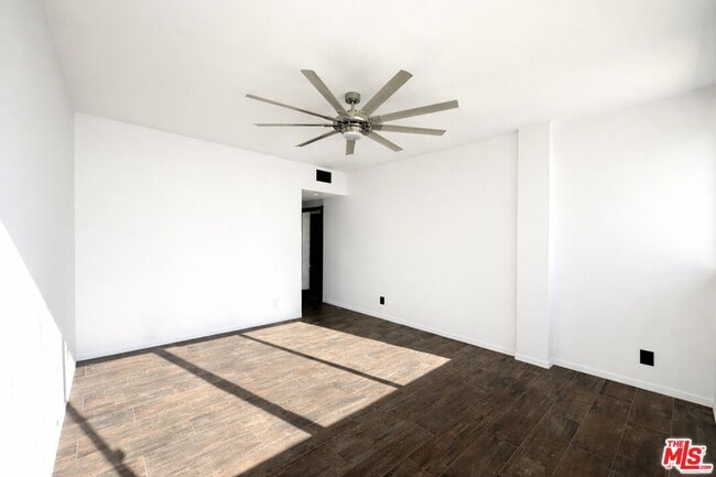 Building Photo - 17366 Sunset Blvd