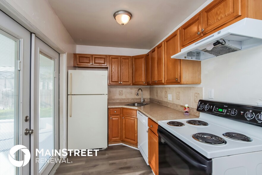 Building Photo - 1658 Glendale Ave NW