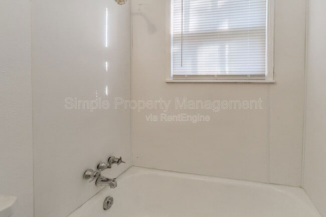 Building Photo - 532 E Indian Dr