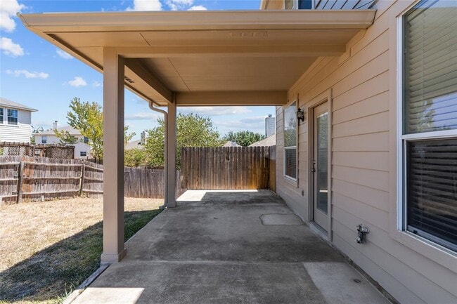 Building Photo - 124 Amberwood Ct