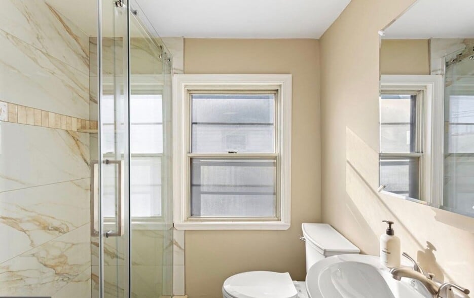 Building Photo - 112 Juliana Terrace