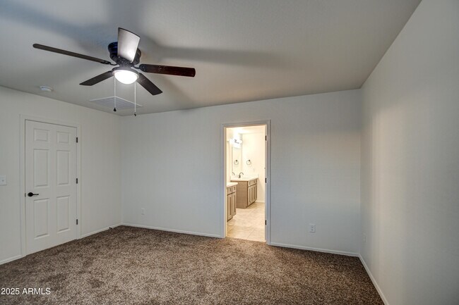 Building Photo - 22955 Pine St