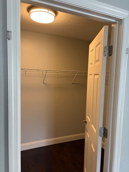 Large walk in closet - 3049 Lindale Ave