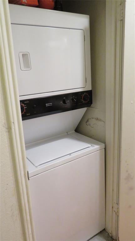 Building Photo - 1910 Robbins Pl