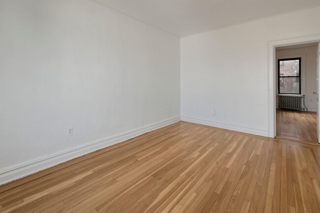 Building Photo - 56 Glenwood Ave