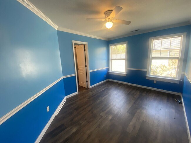 Building Photo - Charming Hampton Home