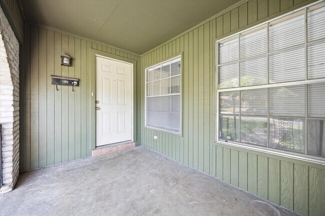 Building Photo - 8514 Dryfield Dr