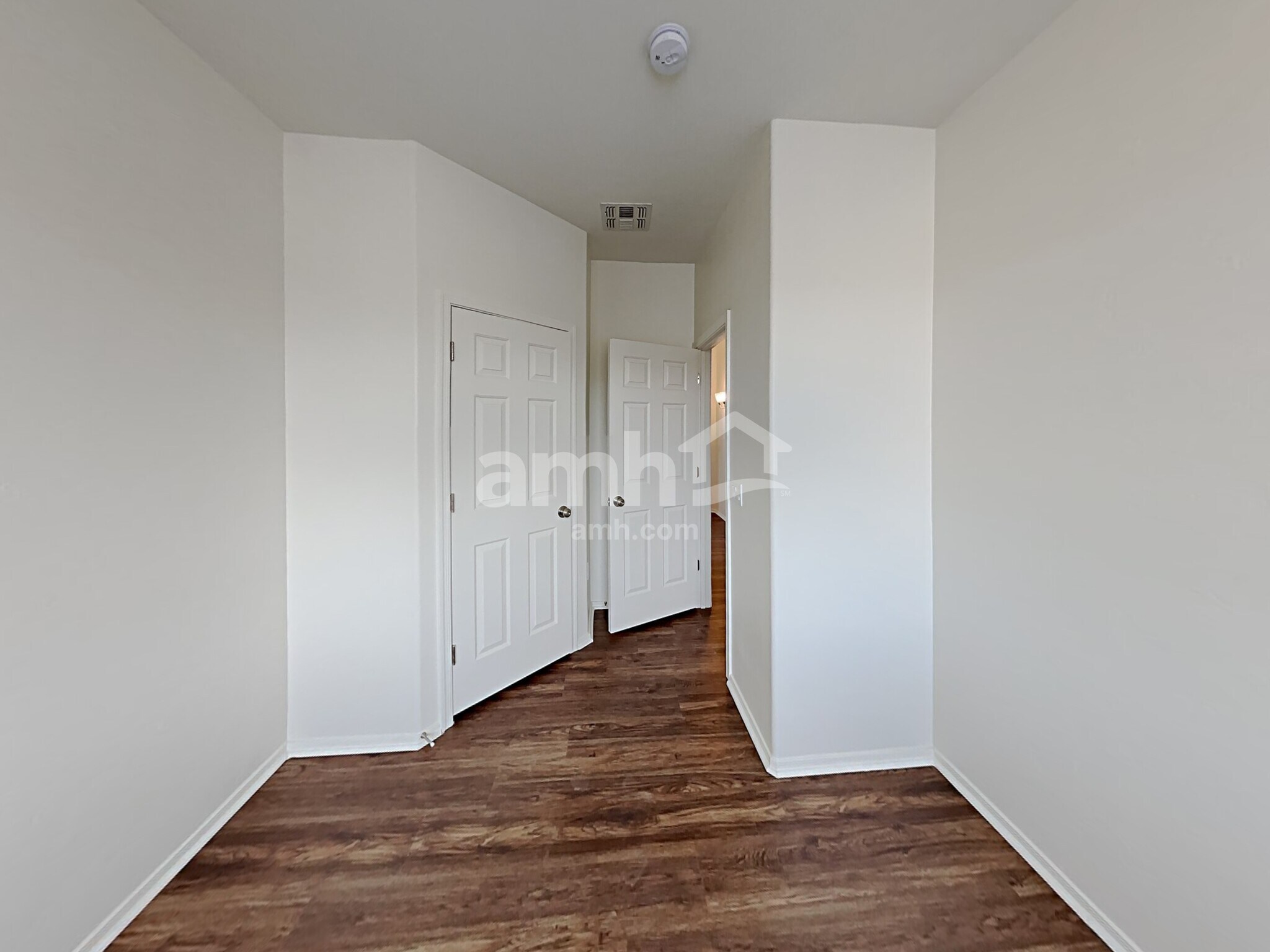 Building Photo - 65 W Camino Rio Cebolla