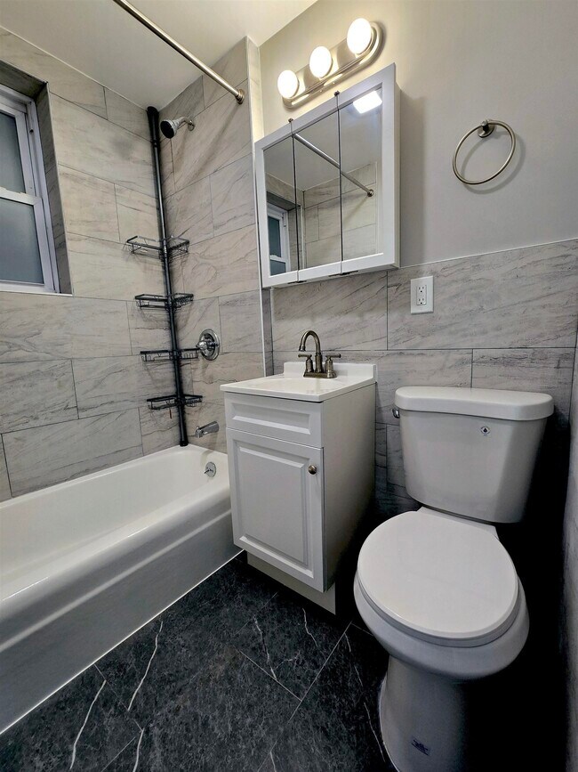 Building Photo - 18 68th St