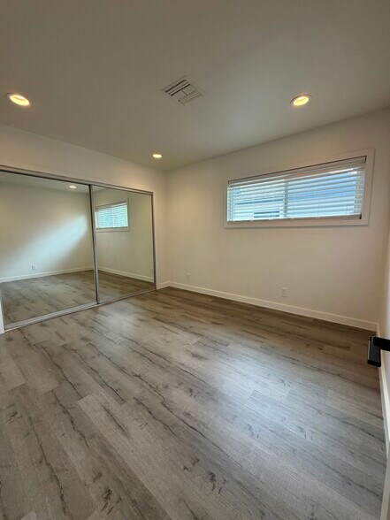 Building Photo - 4225 Tuller Ave