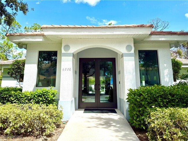 Building Photo - 6325 Wilshire Pines Cir