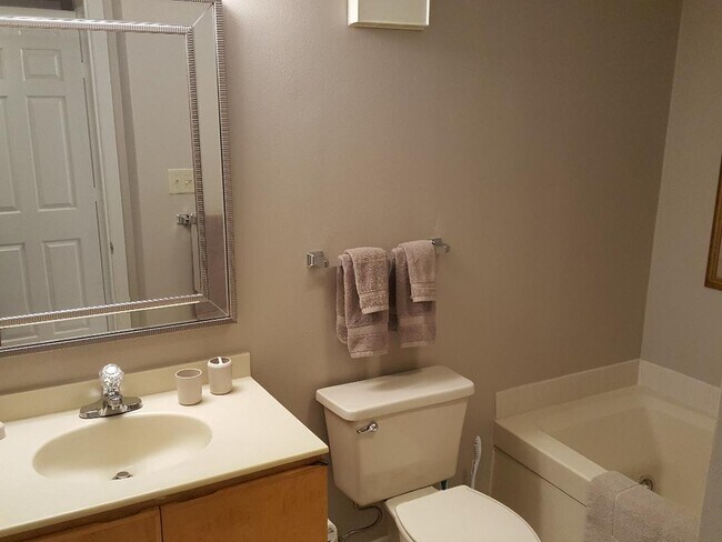 Building Photo - 4600 Kingfish Ln