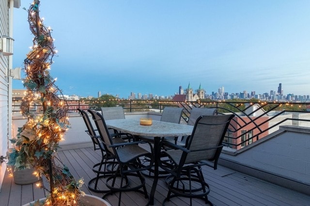 Building Photo - 1452 W Fullerton Ave