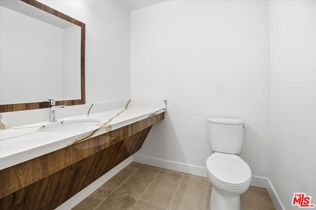 Building Photo - 1820 Prosser Ave