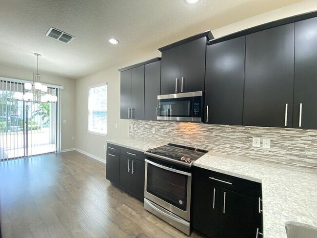 Building Photo - 2609 Amati Dr