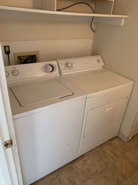 Building Photo - 8526 S Flower St