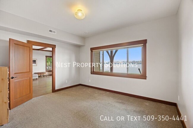 Building Photo - 4839 Rd 6.5 NE