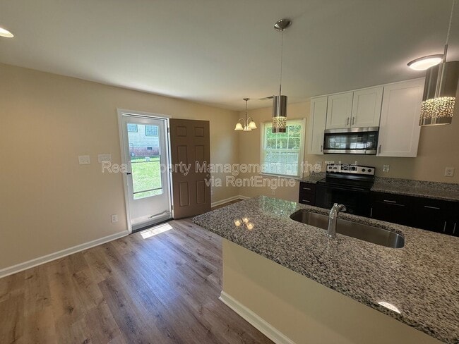 Building Photo - 5208 Larkspur Dr