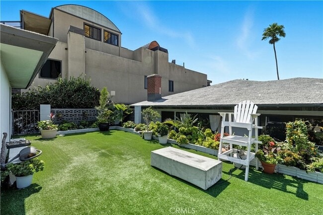 Building Photo - 202 W Manchester Ave